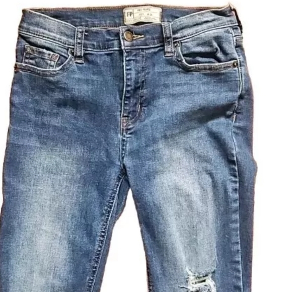 Free People Hi-rise Distressed Freyed Hem Cropped Jeans Medium Wash 26 EUC - Picture 3 of 10